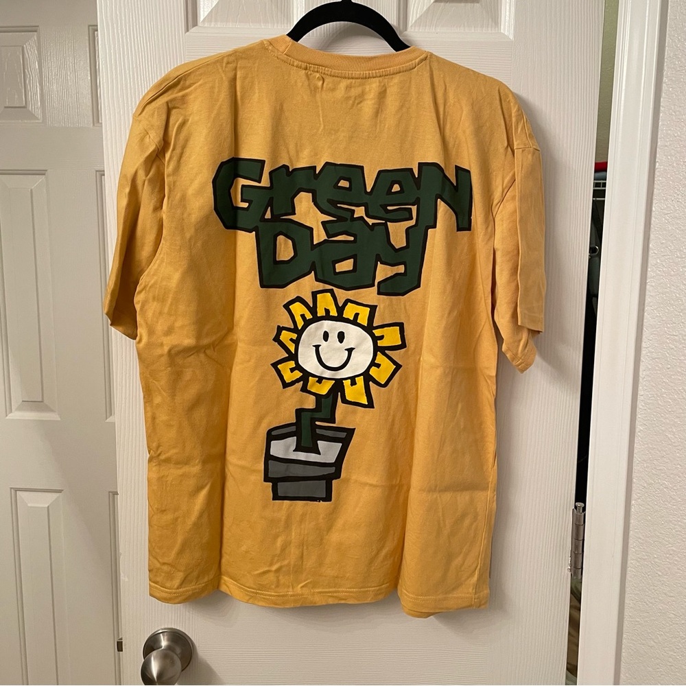 Green Day Graphic T-shirt